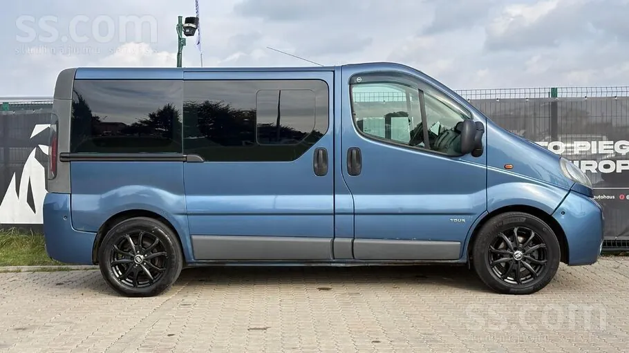 Opel Vivaro 2004 photo 3