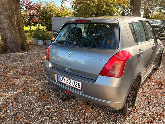 Suzuki Swift 2006 photo 5