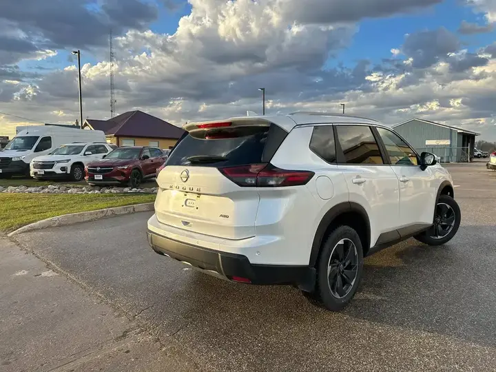Nissan Rogue 2026 photo 5