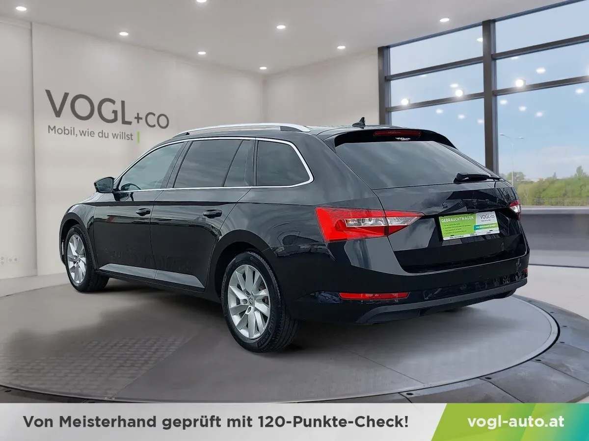 Skoda Superb 2022 photo 3