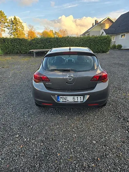 Opel Astra 2012 photo 5