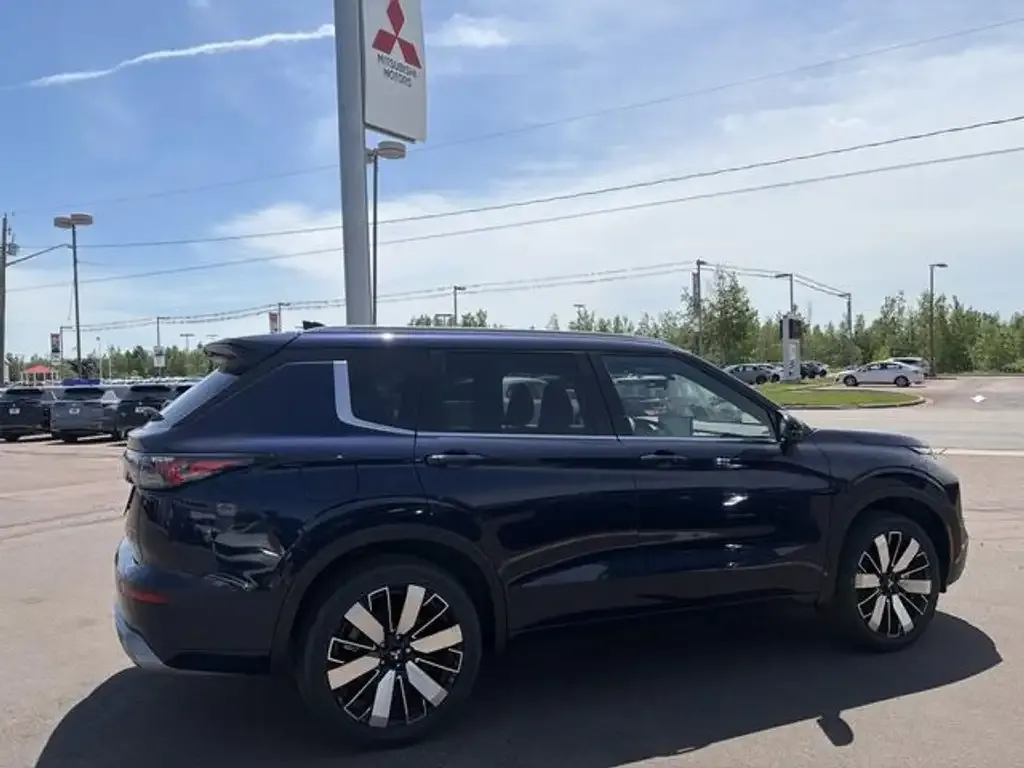 Mitsubishi Outlander 2026 photo 3