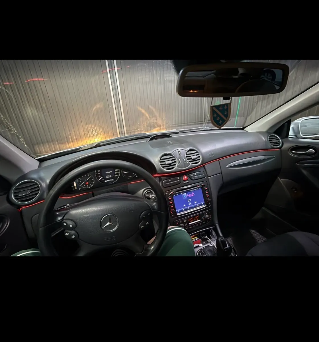 Mercedes-Benz Clk-Class 2003 photo 2