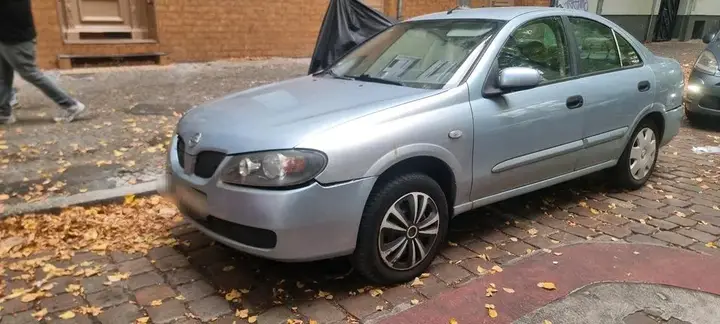 Nissan Almera