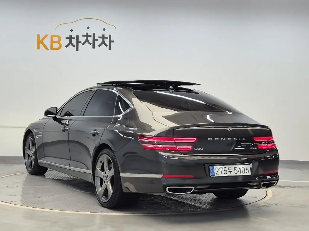Genesis G80 2022 photo 2