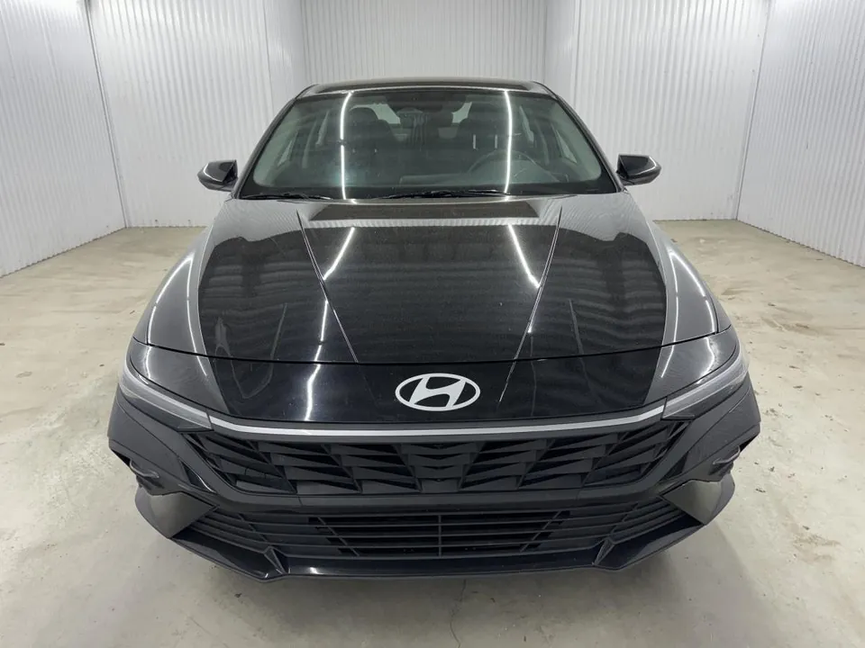 Hyundai Elantra 2025 photo 2
