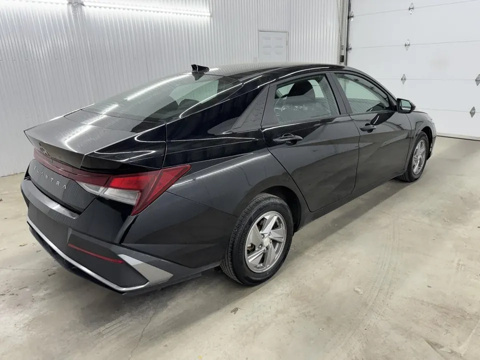 Hyundai Elantra 2025 photo 4