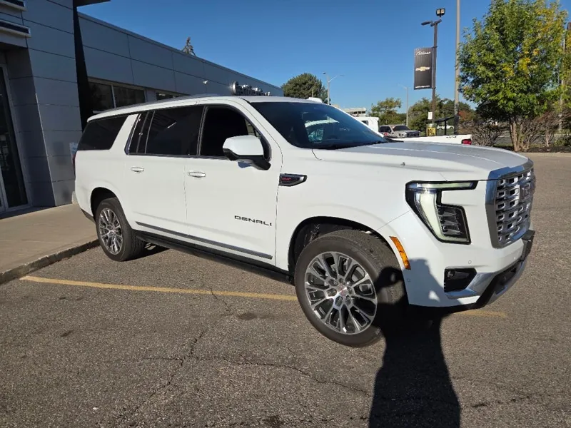 GMC Yukon Xl 2026 photo 3