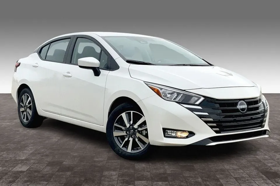 Nissan Versa 2025 photo 2