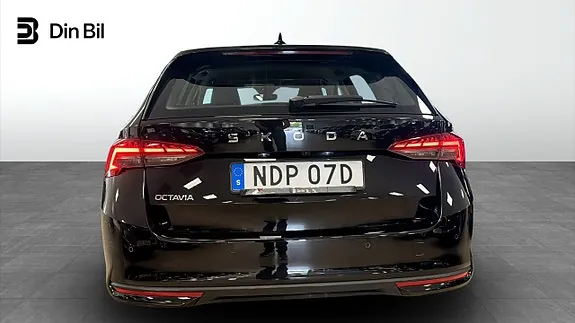 Skoda Octavia 2025 photo 5