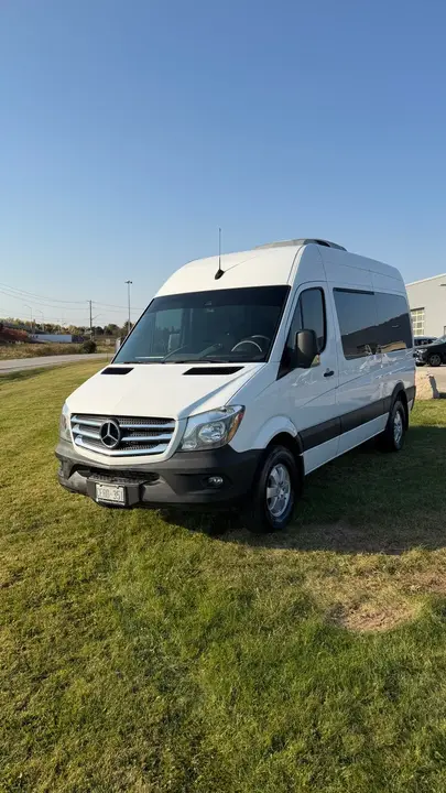 Mercedes-Benz Sprinter Van 2017 photo 2