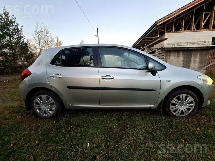 Toyota Auris 2008 photo 2