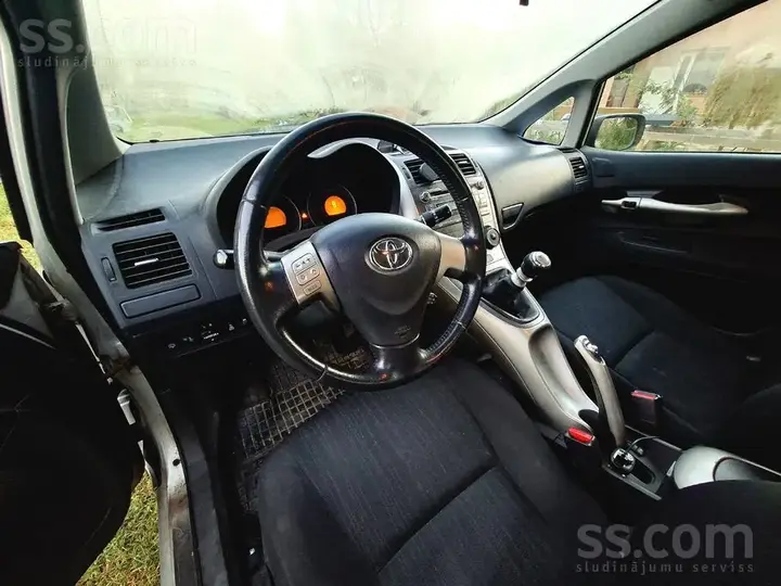 Toyota Auris 2008 photo 5
