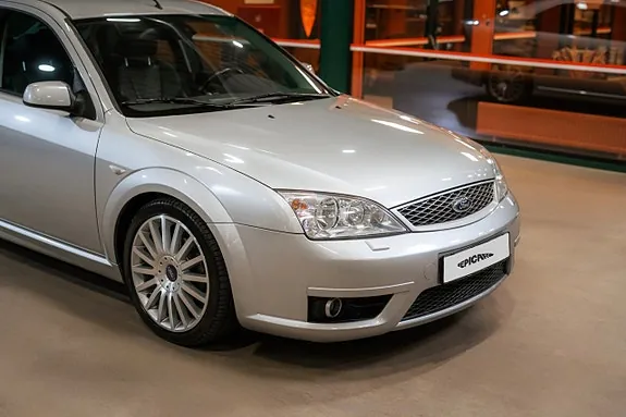 Ford Mondeo 2004 photo 2