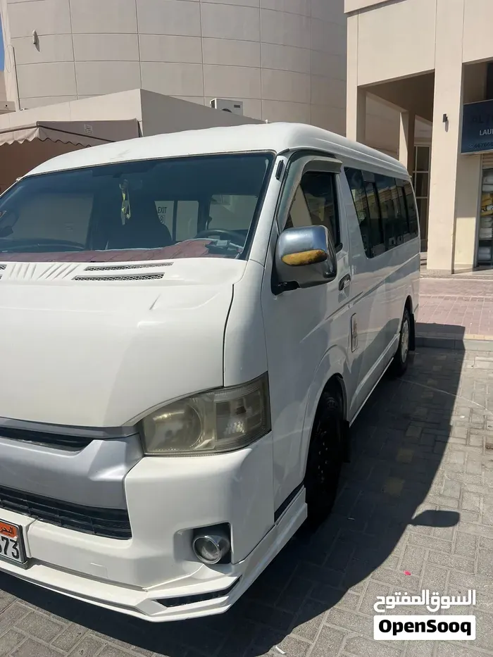 Toyota Hiace 2012 photo 4