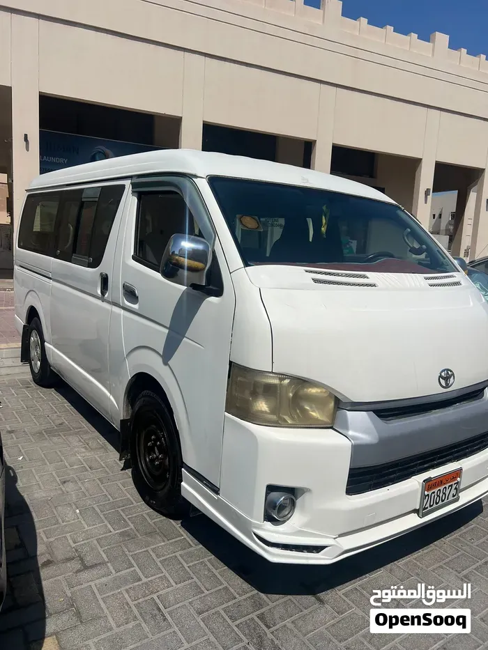 Toyota Hiace 2012 photo 3