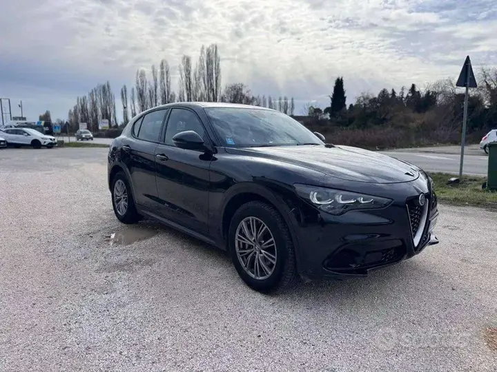 Alfa Romeo Stelvio 2023 photo 4