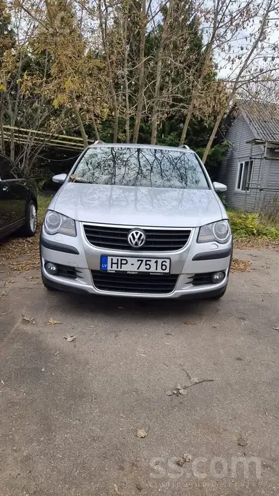 Volkswagen Cross Touran 2010 photo 2