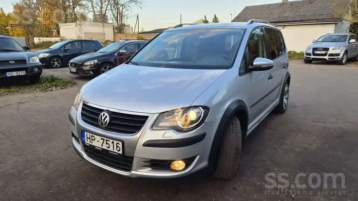 Volkswagen Cross Touran