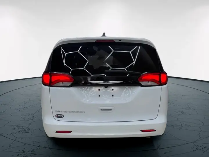 Chrysler Grand Caravan 2023 photo 4