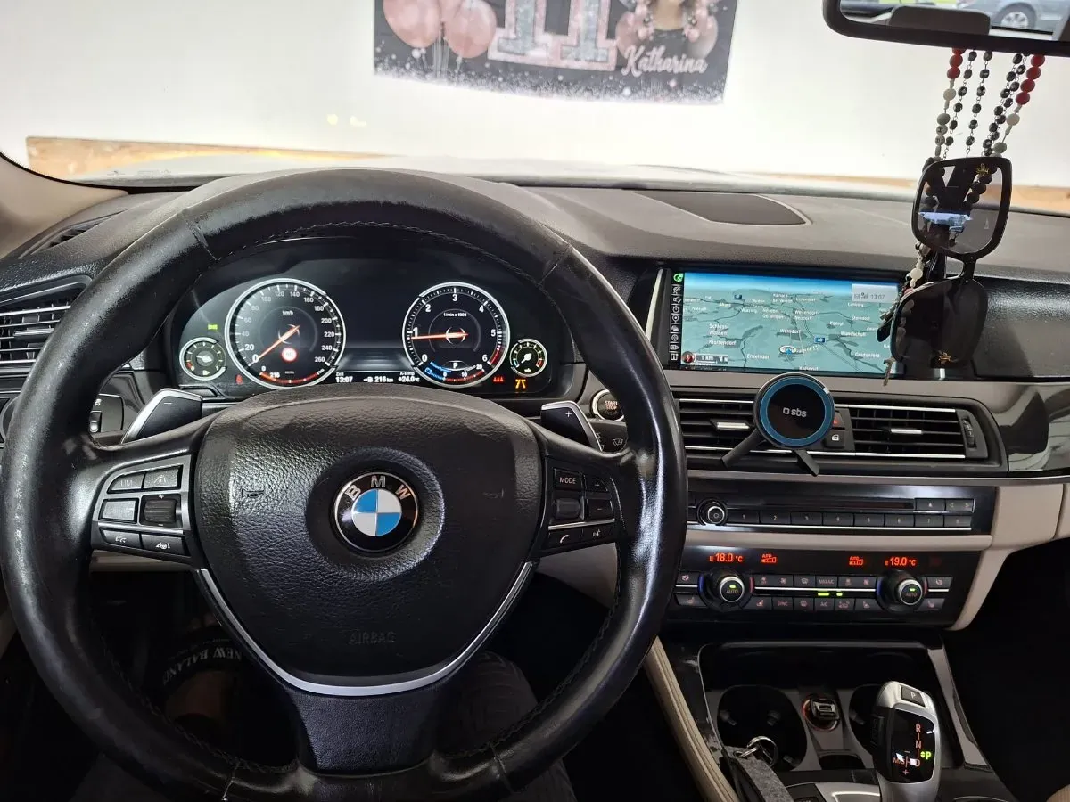 BMW 5 Series 2015 photo 2