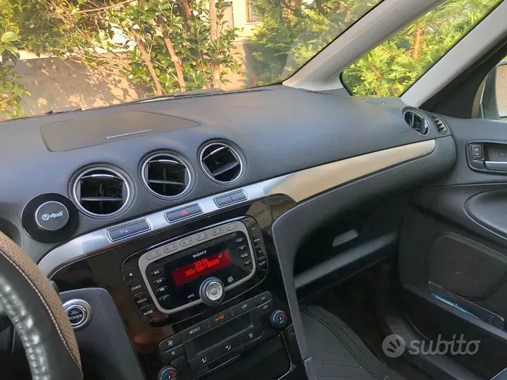 Ford S-Max 2011 photo 3
