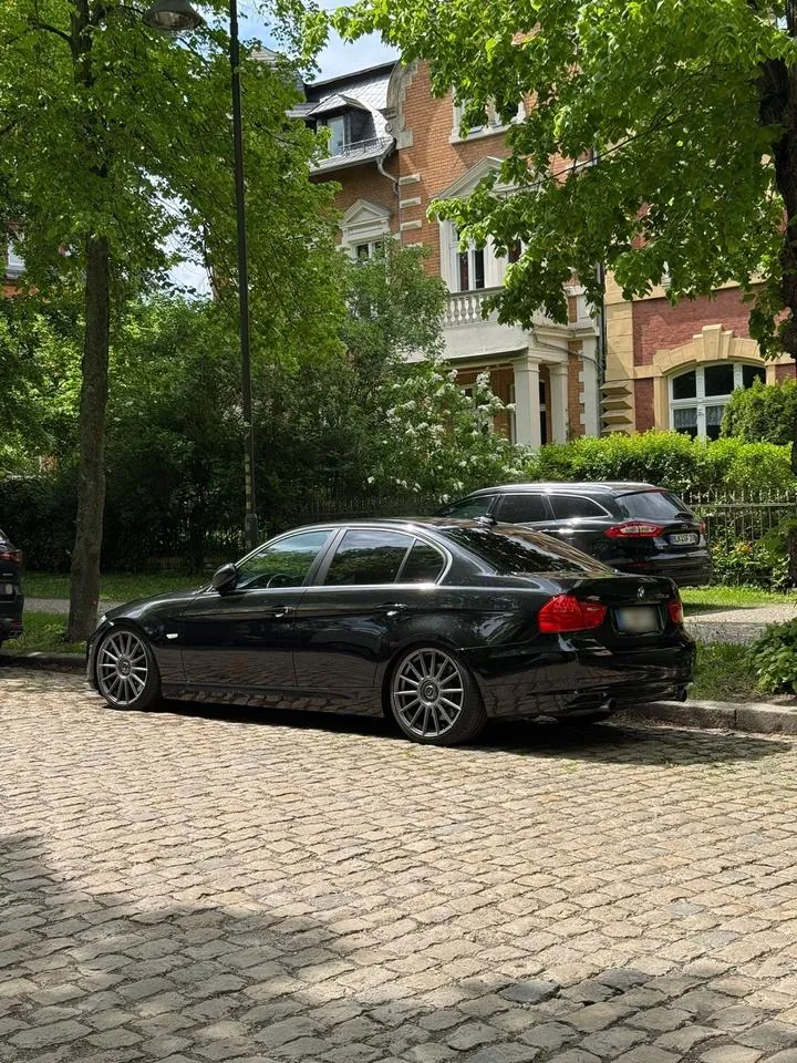BMW E90