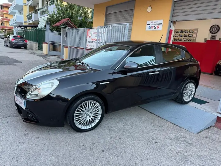 Alfa Romeo Giulietta 2010 photo 3