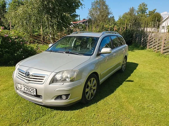 Toyota Avensis 2006 photo 2