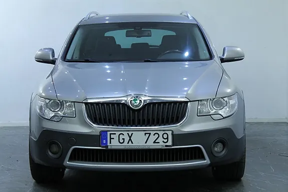 Skoda Superb 2013 photo 3