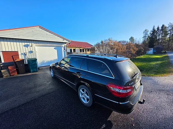 Mercedes-Benz E220