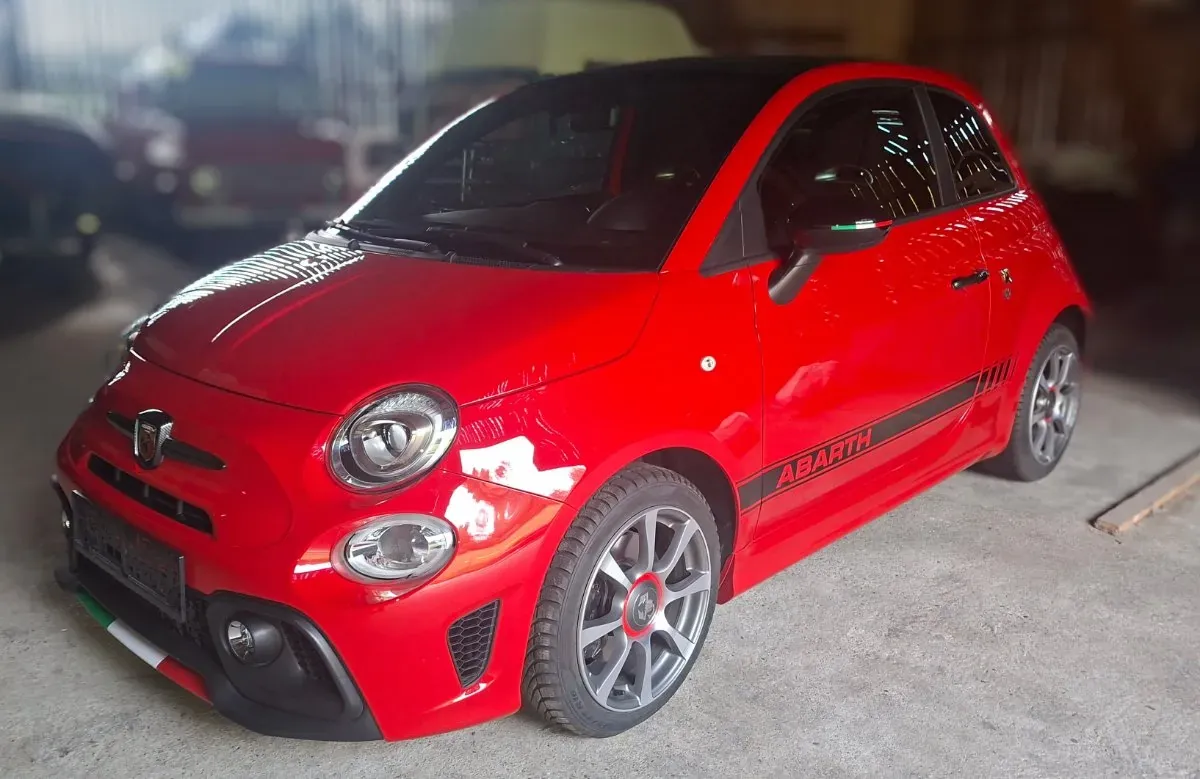 Abarth 500 2018 photo 2