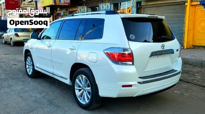 Toyota Highlander 2012 photo 3