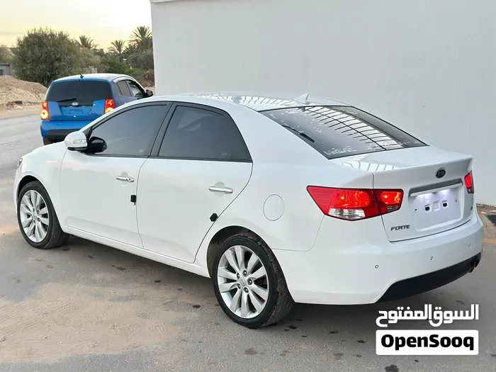 Kia Forte 2010 photo 3