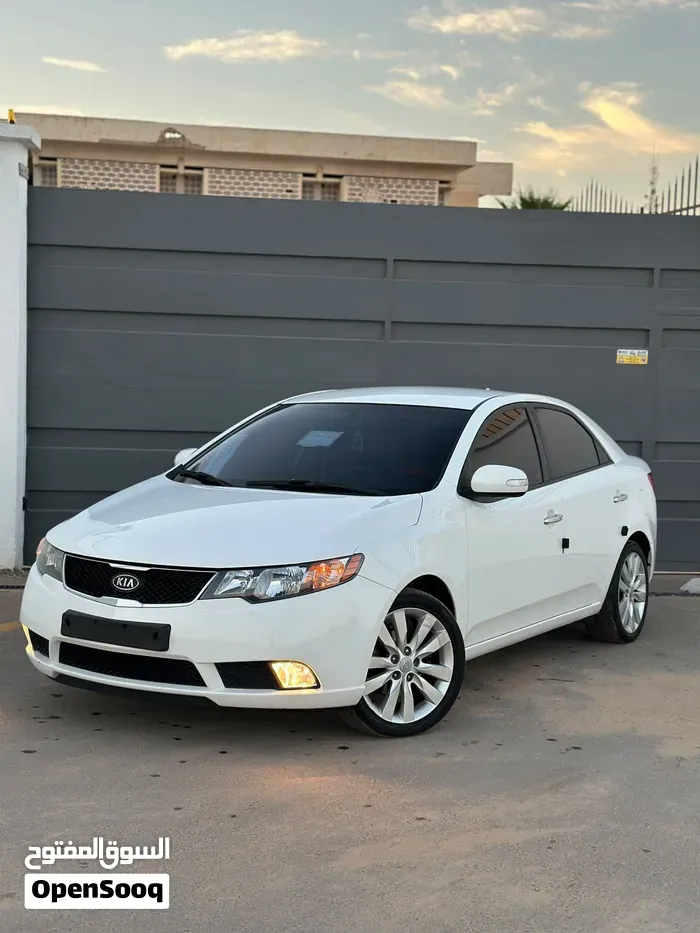 Kia Forte 2010 photo 2