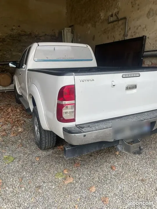 Toyota Hilux 2014 photo 2