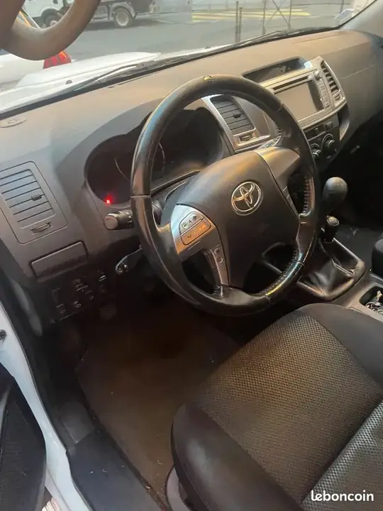 Toyota Hilux 2014 photo 3