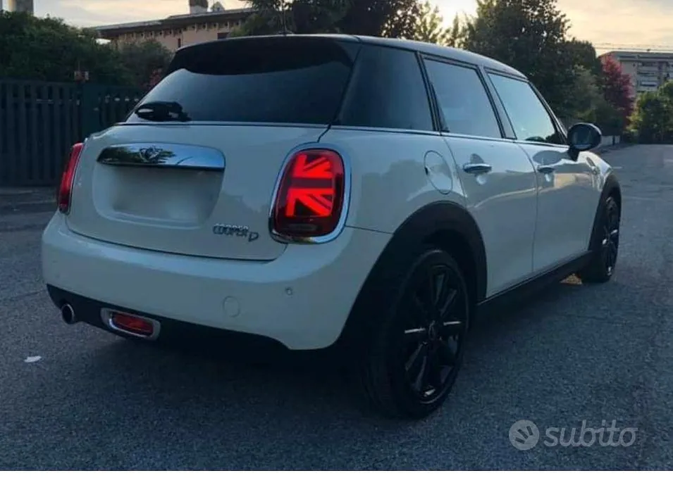 Mini Mini Cooper D 2016 photo 2