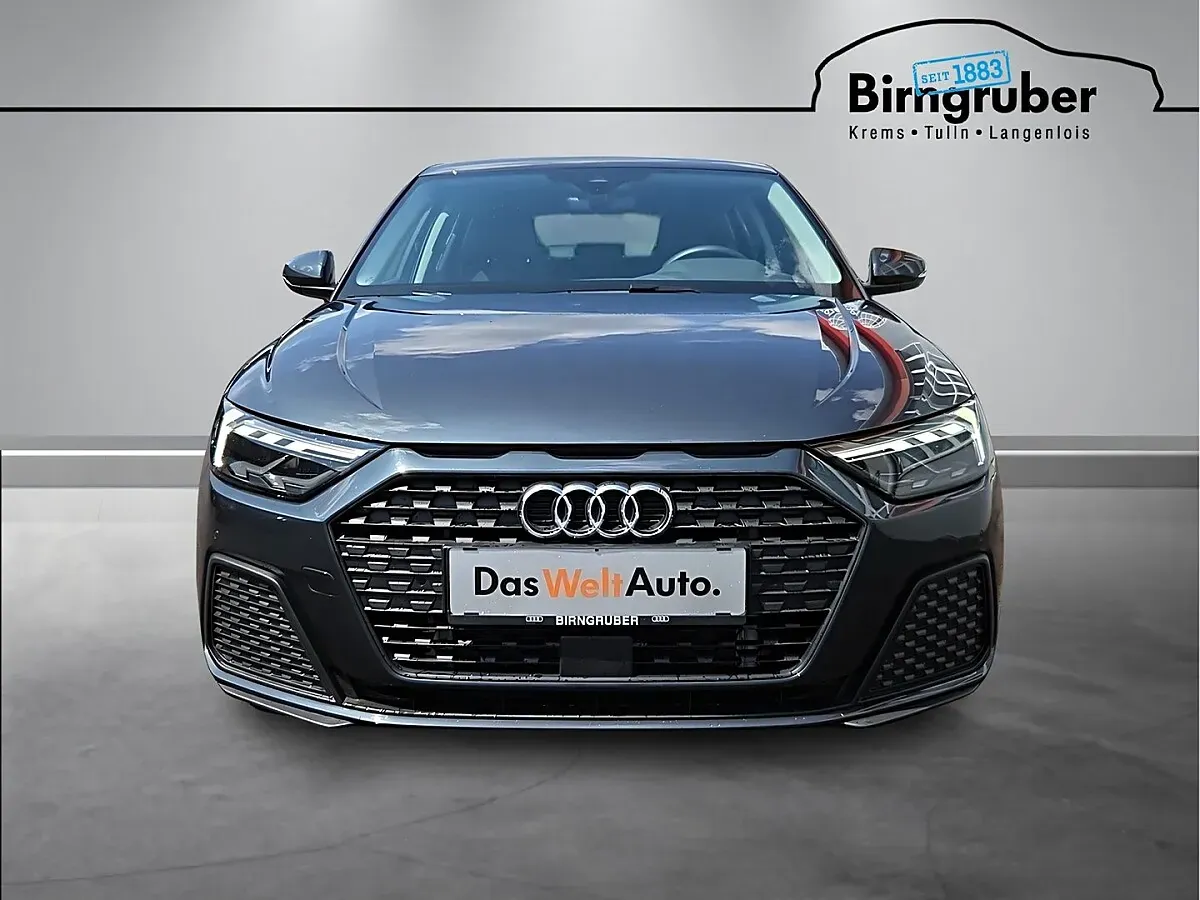 Audi A1 2025 photo 2