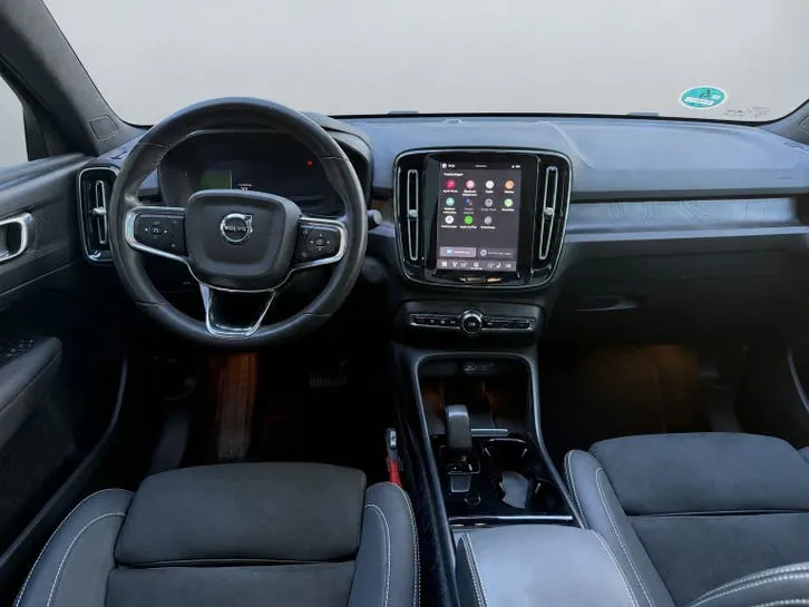 Volvo C40 2022 photo 2