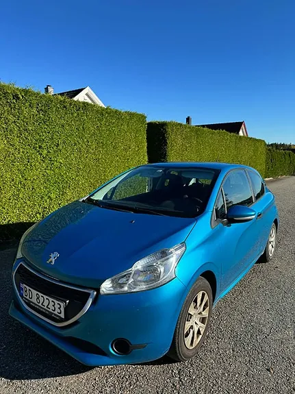 Peugeot 208 2013 photo 3