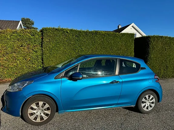 Peugeot 208 2013 photo 4