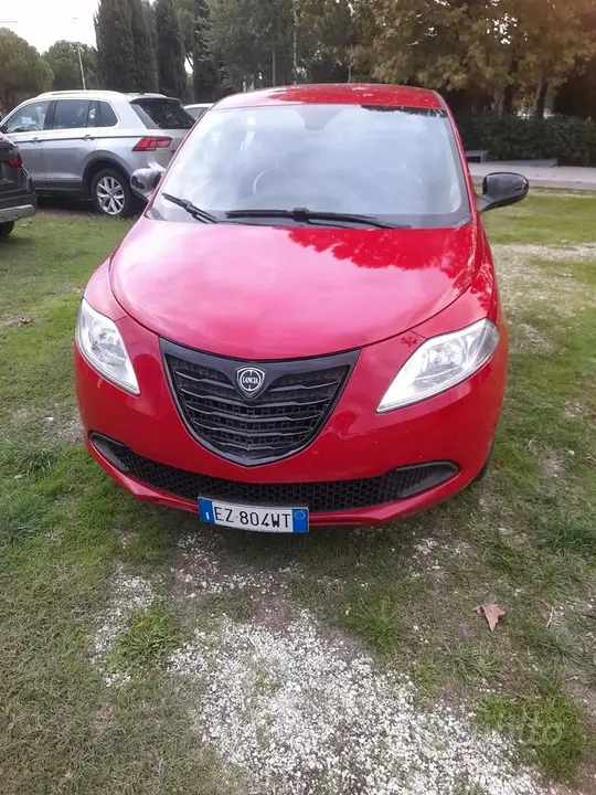 Lancia Ypsilon