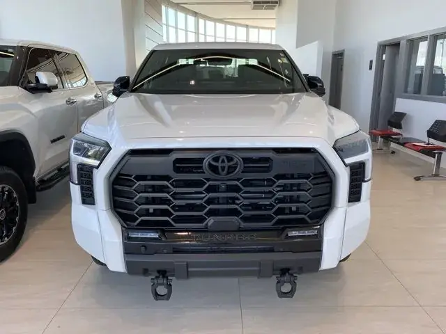 Toyota Tundra 2025 photo 2