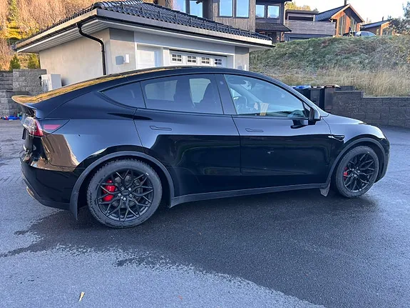 Tesla Model Y 2023 photo 5