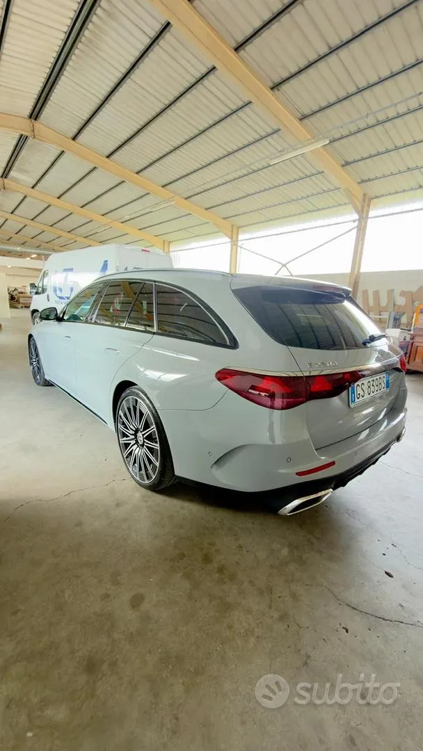 Mercedes-Benz E-Class 2023 photo 2