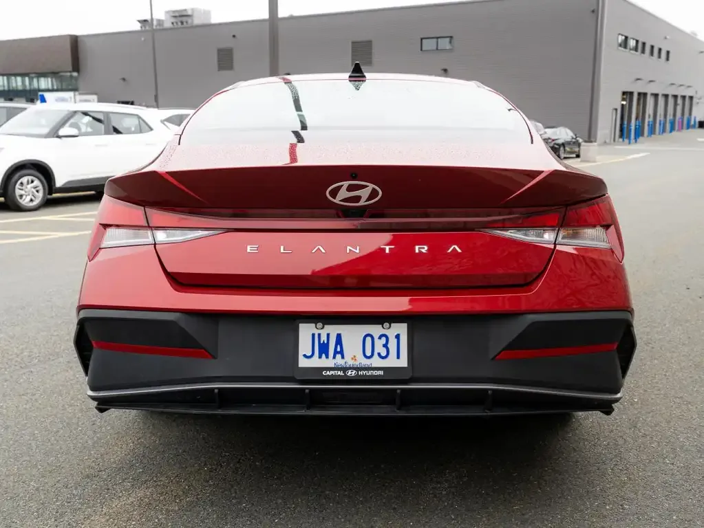 Hyundai Elantra 2025 photo 5