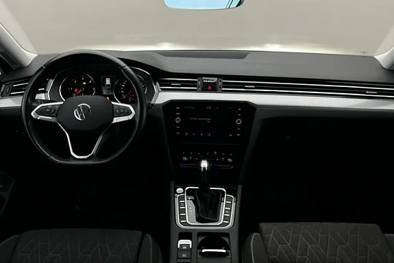 Volkswagen Passat 2023 photo 3