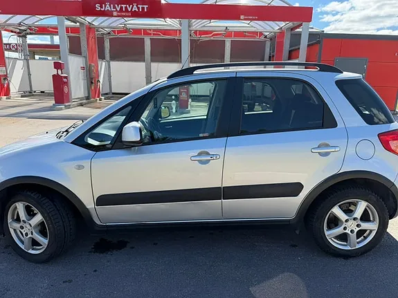 Suzuki Sx4 2011 photo 4