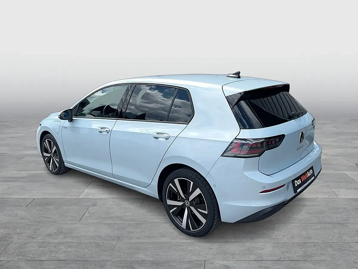 Volkswagen Golf 2025 photo 3